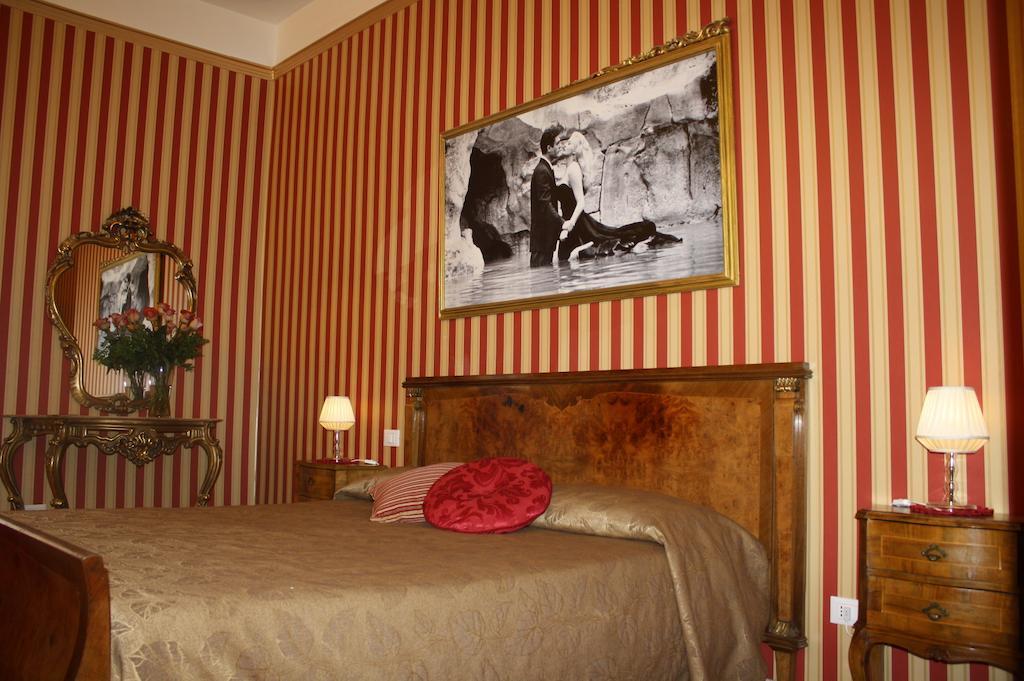 Le Sorelle Lumiere Rome Room photo